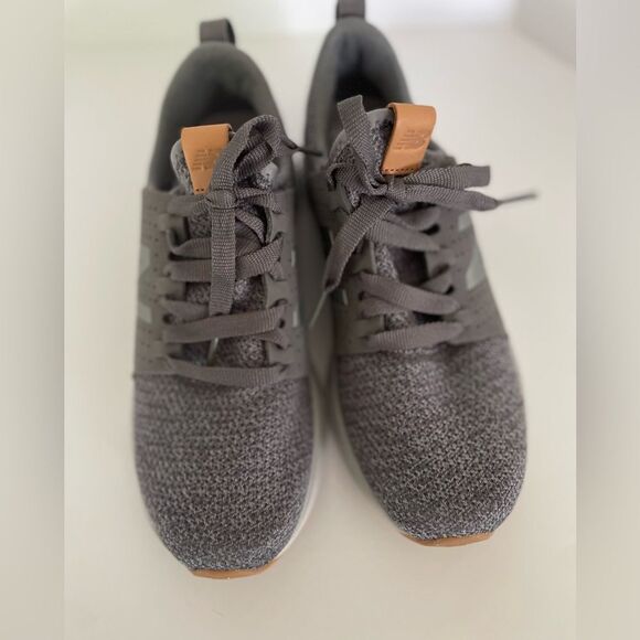 New Balance Gray Fresh Foam Men’s Size 8.5 - Picture 4 of 9